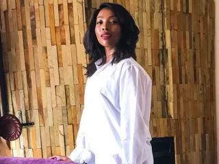 What’s Hot: Pearl Modiadie not ready for a wedding… yet